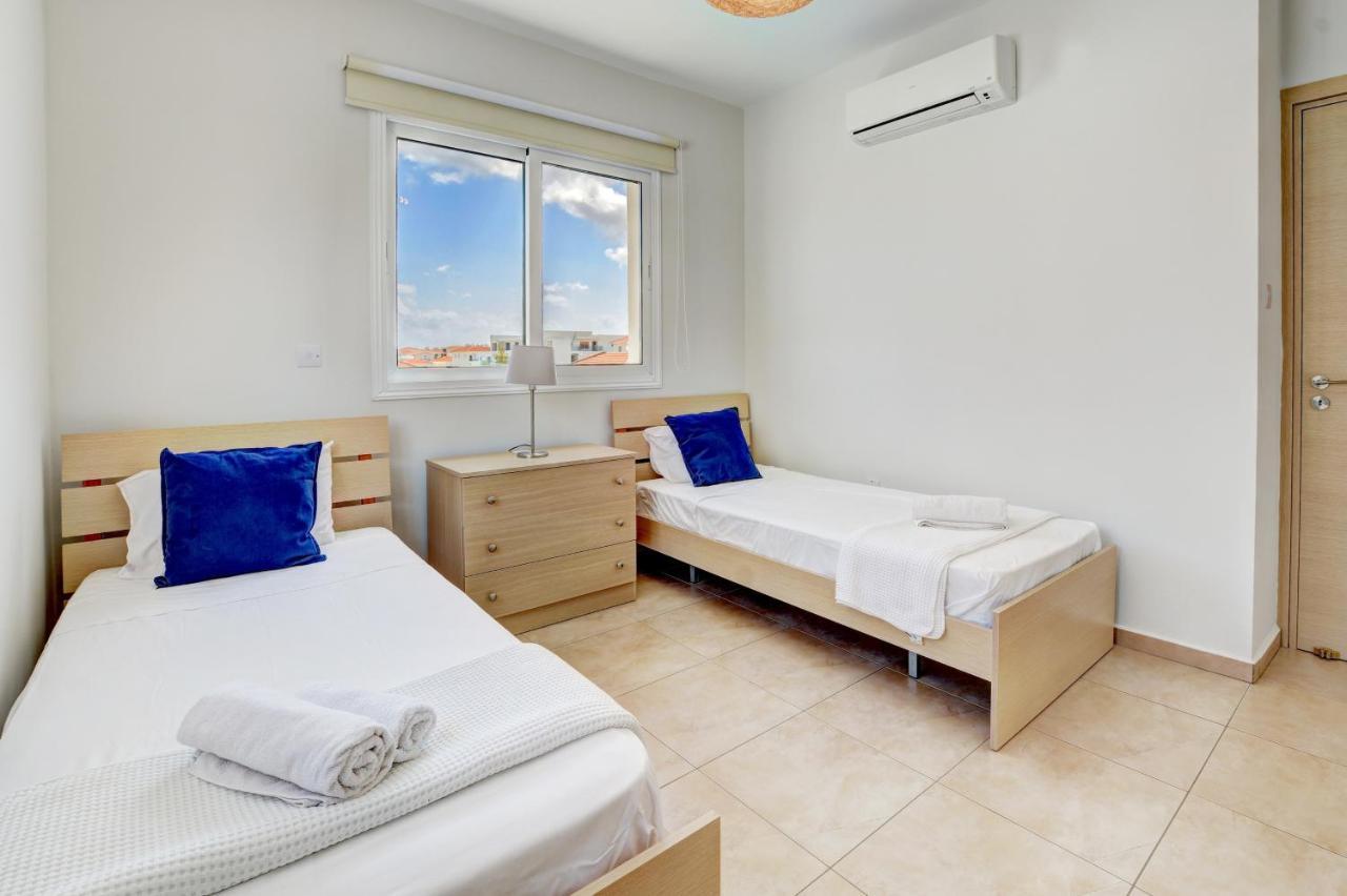 ♥ Sunny&Cozy Family Apartment ★ Walk To The Beach☼ Paralímni Eksteriør bilde