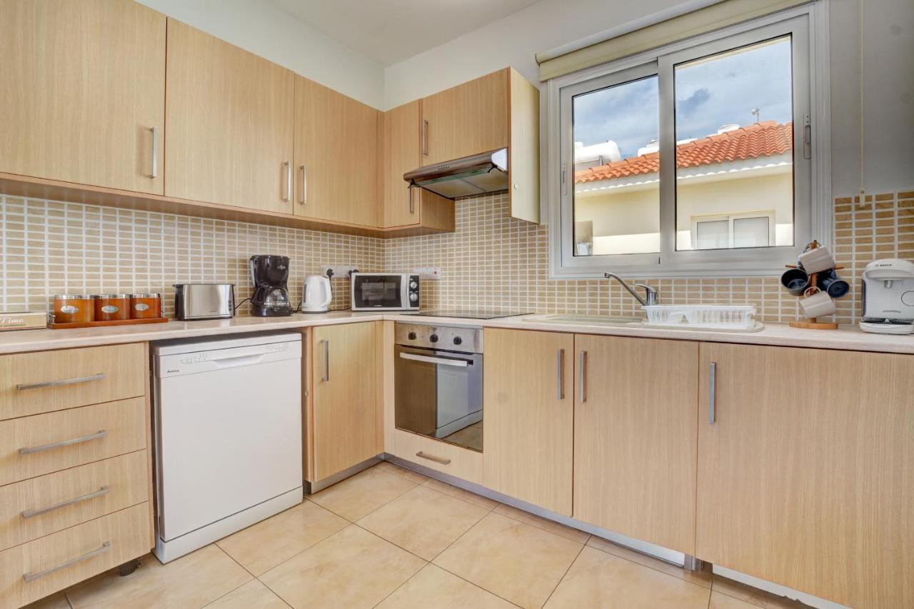 ♥ Sunny&Cozy Family Apartment ★ Walk To The Beach☼ Paralímni Eksteriør bilde