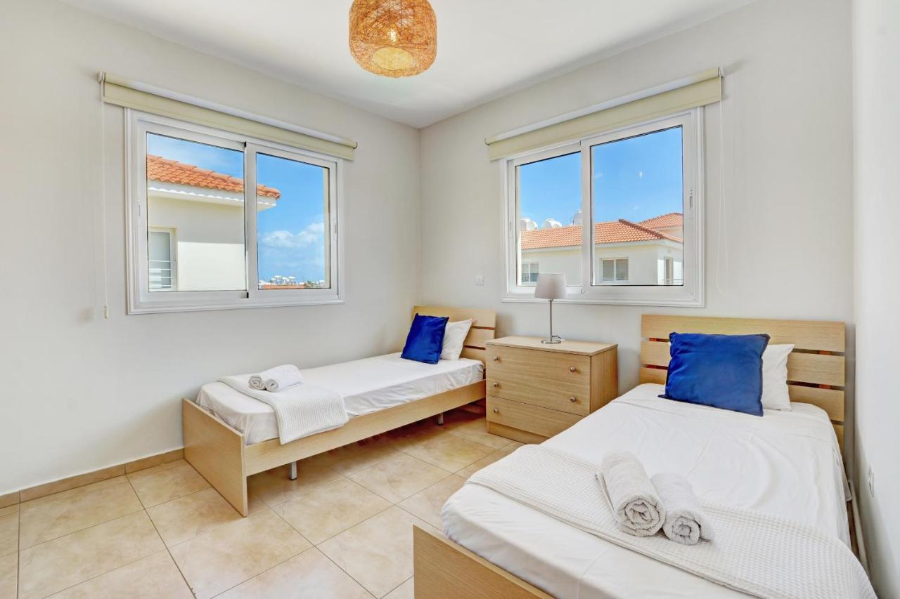 ♥ Sunny&Cozy Family Apartment ★ Walk To The Beach☼ Paralímni Eksteriør bilde