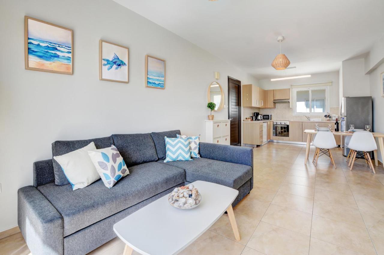 ♥ Sunny&Cozy Family Apartment ★ Walk To The Beach☼ Paralímni Eksteriør bilde