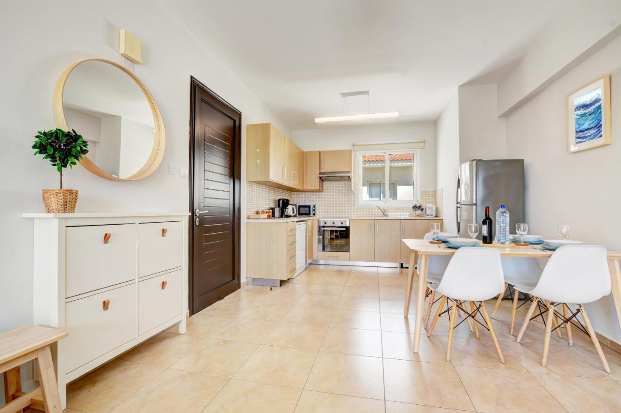 ♥ Sunny&Cozy Family Apartment ★ Walk To The Beach☼ Paralímni Eksteriør bilde