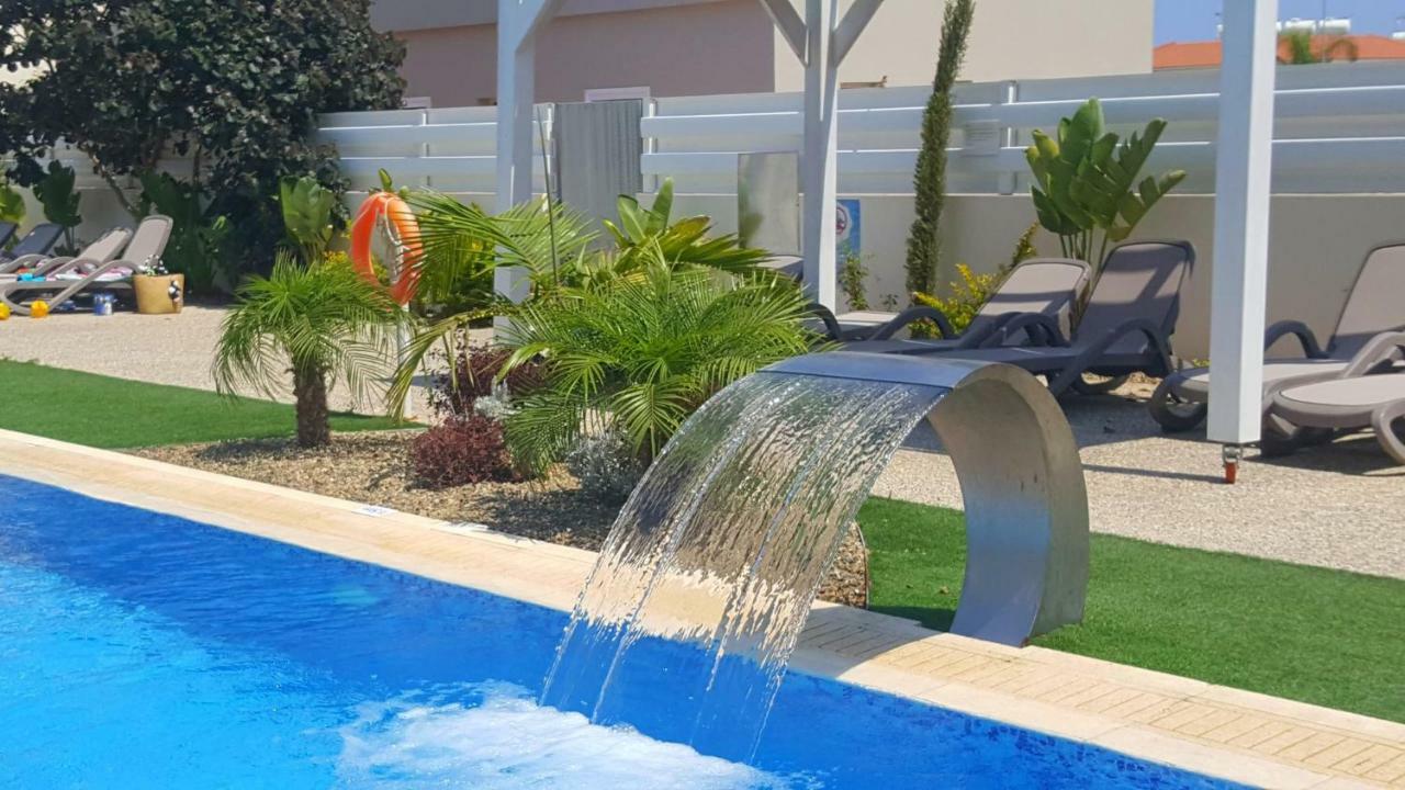 ♥ Sunny&Cozy Family Apartment ★ Walk To The Beach☼ Paralímni Eksteriør bilde