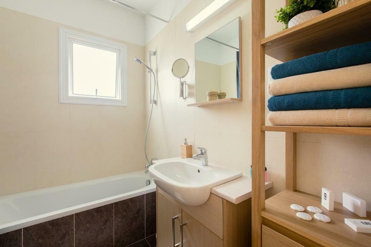 ♥ Sunny&Cozy Family Apartment ★ Walk To The Beach☼ Paralímni Eksteriør bilde